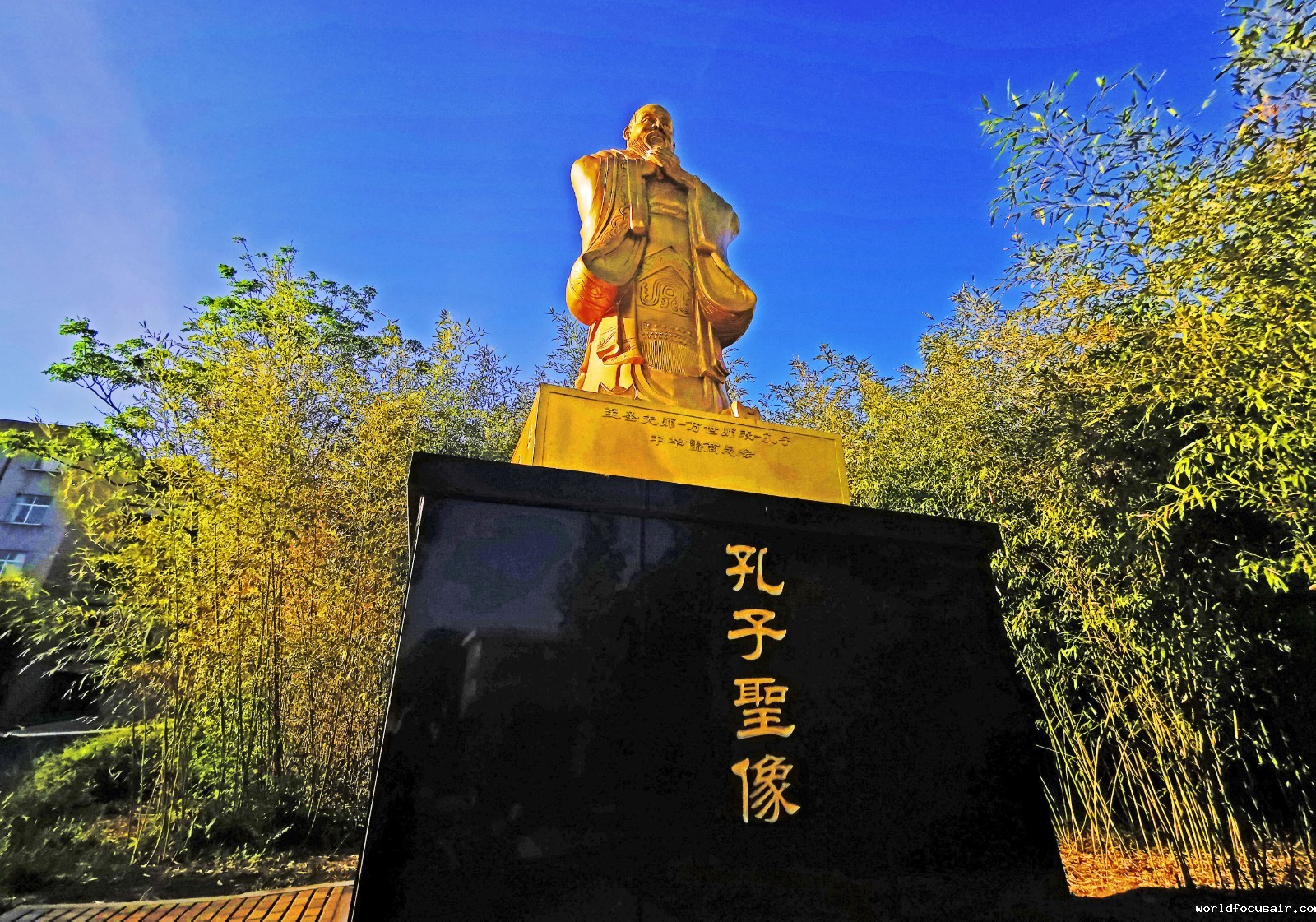孔子圣像.jpg